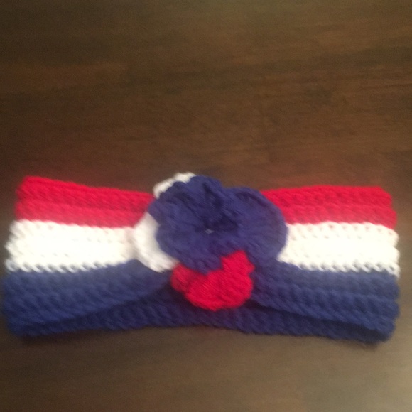 Hand crochet head band with rose. - Picture 2 of 2